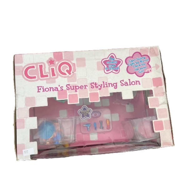 Cliq and Change Fashion Fiona’s Super Styling Salon Doll Play Set Rare NIB - Picture 4 of 11